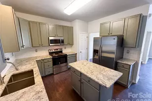 2007 Turtle Point Rd, Charlotte, NC 28262 - Photo 6