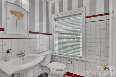 333 E Chestnut Street, Troy, NC 27371 - Photo 16