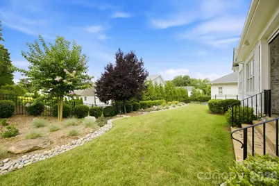 6834 Providence Lane W, Charlotte, NC 28226 - Photo 46