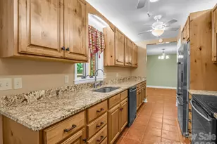 156 Deer Run, Hendersonville, NC 28739 - Photo 6