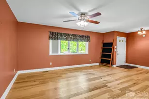 156 Deer Run, Hendersonville, NC 28739 - Photo 2