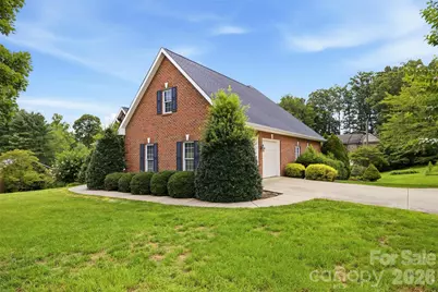 405 Woodridge Drive SE, Lenoir, NC 28645 - Photo 4