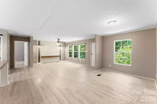621 Sunset Dr, Bessemer City, NC 28016 - Photo 4