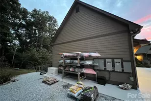 1052 Porter Creek Dr, Franklin, NC 28734 - Photo 38