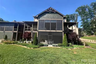 1052 Porter Creek Dr, Franklin, NC 28734 - Photo 2