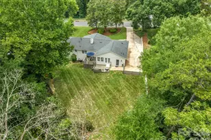 1301 E Barden Rd, Charlotte, NC 28226 - Photo 32