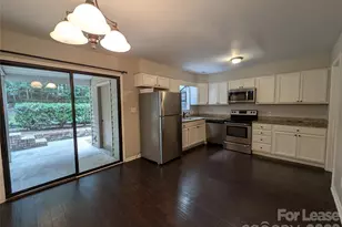9111 Sharonbrook Dr, Charlotte, NC 28210 - Photo 2