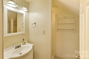 15 Vlg Grn Dr, Alexander, NC 28701 - Photo 6