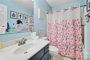 1529 Galesburg St, Charlotte, NC 28216 - Photo 8