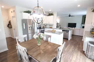 7032 Branch Fork Rd, Charlotte, NC 28215 - Photo 16