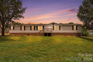 3642 Strollaway Ln, Claremont, NC 28610 - Photo 2