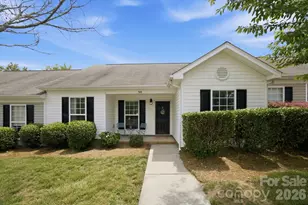 310 Gamesford Ln, Fort Mill, SC 29715 - Photo 2