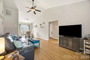 310 Gamesford Ln, Fort Mill, SC 29715 - Photo 4