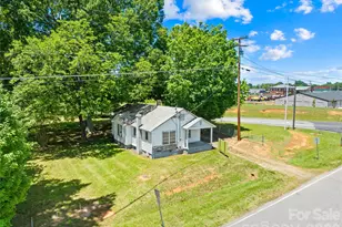 914 Wall St, Statesville, NC 28677 - Photo 1