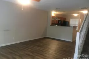 3139 Falling Rock Ct, Charlotte, NC 28213 - Photo 2