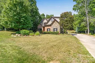 1915 Lynmore Dr, Sherrills Ford, NC 28673 - Photo 2