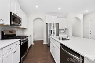 17504 Terryglass Ln, Charlotte, NC 28278 - Photo 10