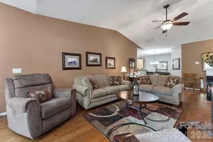 16627 Timber Crossing Rd, Charlotte, NC 28213 - Photo 8