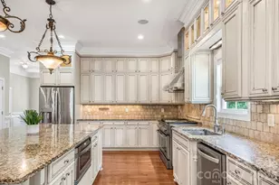 10022 Triple Oak Rd, Charlotte, NC 28277 - Photo 8