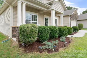 805 Scenic Way, Matthews, NC 28104 - Photo 2