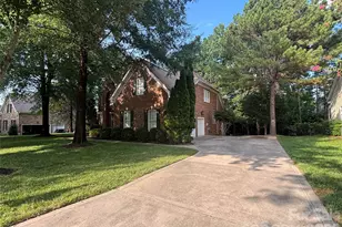 710 Fairway Point Dr, Tega Cay, SC 29708 - Photo 2
