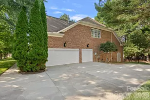 710 Fairway Point Dr, Tega Cay, SC 29708 - Photo 40