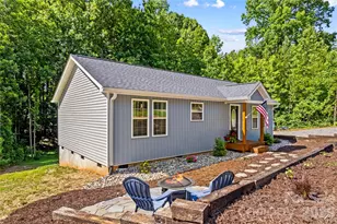 122 S Yadkin River Rd, Statesville, NC 28625 - Photo 10