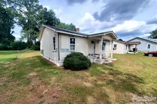 209 E James St, La Grange, NC 28551 - Photo 2