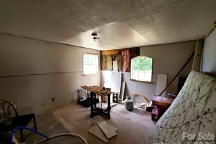 209 E James St, La Grange, NC 28551 - Photo 6
