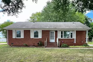 7644 Bramblewood Dr, Charlotte, NC 28217 - Photo 1