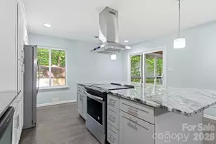 7401 Park Vista Cir, Charlotte, NC 28226 - Photo 10