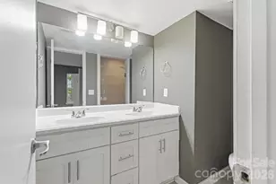 7401 Park Vista Cir, Charlotte, NC 28226 - Photo 12