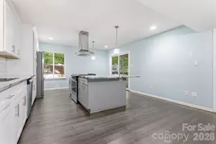 7401 Park Vista Cir, Charlotte, NC 28226 - Photo 6