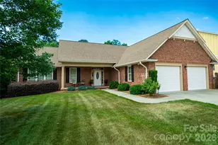 117 Beechmont Dr, Morganton, NC 28655 - Photo 1