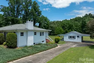 940 Meadowlane Dr NW, Lenoir, NC 28645 - Photo 6