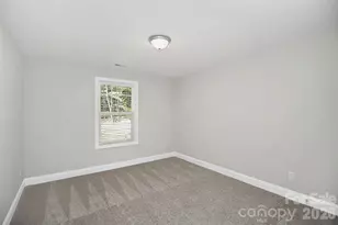 2595 Henry Falls Dr, Hickory, NC 28602 - Photo 26