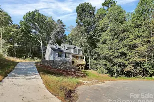 2595 Henry Falls Dr, Hickory, NC 28602 - Photo 2