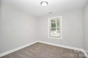 2595 Henry Falls Dr, Hickory, NC 28602 - Photo 24