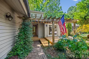 2 5 Oaks Ln, Lake Wylie, SC 29710 - Photo 2