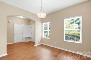 2740 Bramble Ridge Ct, Charlotte, NC 28215 - Photo 8