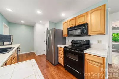 847 N Lakeside Drive, Hendersonville, NC 28739 - Photo 10