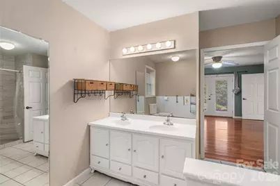 847 N Lakeside Drive, Hendersonville, NC 28739 - Photo 8