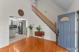 64 Wyoming Rd, Asheville, NC 28803 - Photo 2
