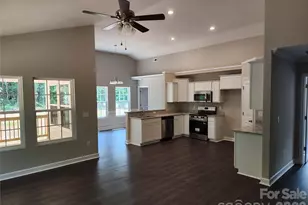 5900 Flamingo Dr, Conover, NC 28613 - Photo 10