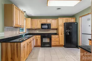 32 Swanns View Dr, Marion, NC 28752 - Photo 10