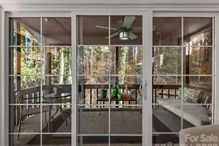 321 Britton Creek Dr, Hendersonville, NC 28791 - Photo 10