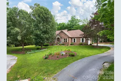 104 Arrowood Lane, Hendersonville, NC 28791 - Photo 2