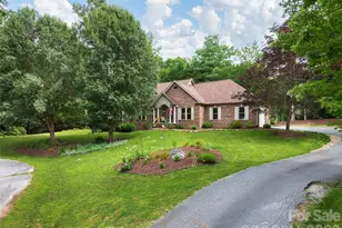 104 Arrowood Ln, Hendersonville, NC 28791 - Photo 2