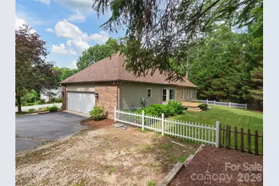 104 Arrowood Lane, Hendersonville, NC 28791 - Photo 32