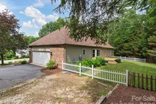104 Arrowood Ln, Hendersonville, NC 28791 - Photo 32